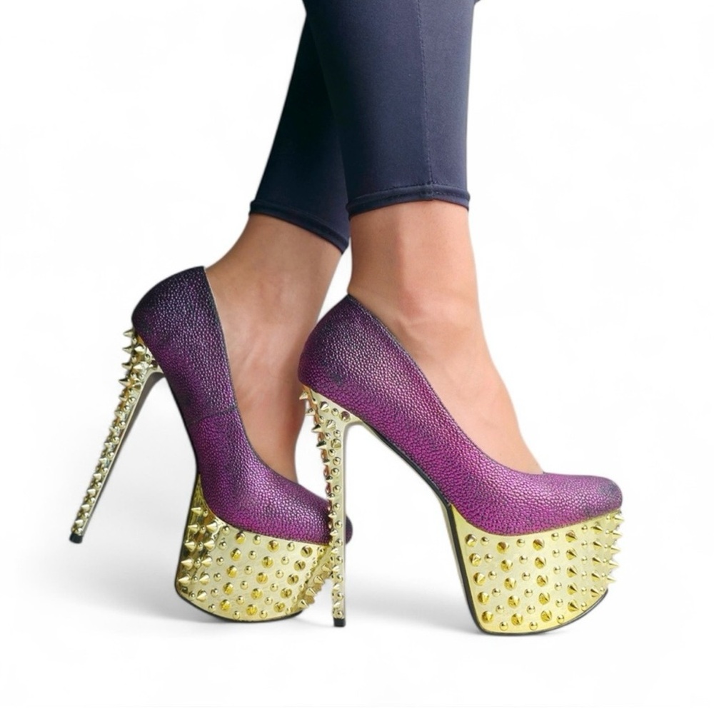 ❤️ NEW REDKISS Purple and Gold Spiked Heels Stiletto Embossed Snake Texture Pump - Picture 2 of 5